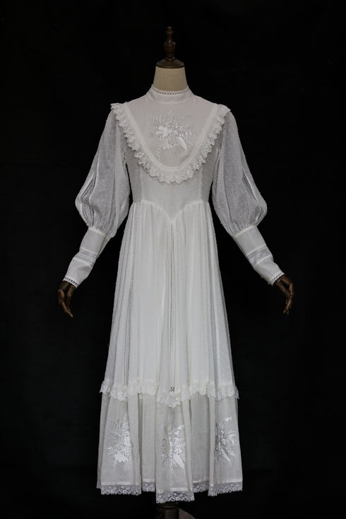 Vit vintage maxiklänning med spets - viktoriansk klänning Bal med långa ärmar Plus Size